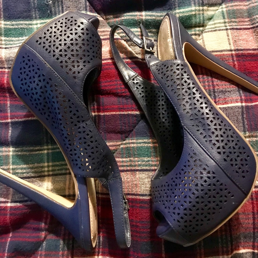 5 inch purple pumps.